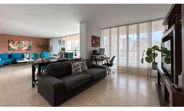 Apartamento por los Parra para al renta amoblada en piso 12