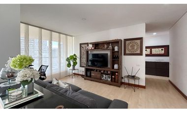 Apartamento por los Parra para al renta amoblada en piso 12