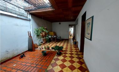 Casa en venta  excelente ubicación en la América.