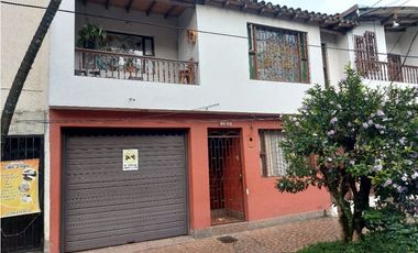 Casa en venta  excelente ubicación en la América.
