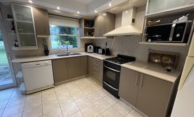 Country St Thomas Sur Canning