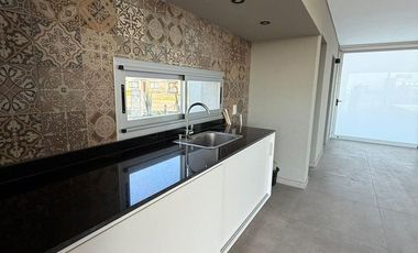 Casa 5 ambientes con piscina en venta - Sebastiano Gaboto