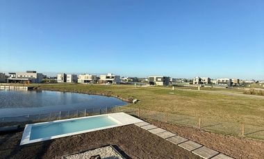 Casa 5 ambientes con piscina en venta - Sebastiano Gaboto