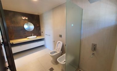 Casa en  venta a metros del Lago