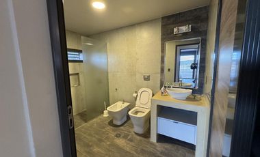 Casa en  venta a metros del Lago