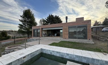 Casa en  venta a metros del Lago