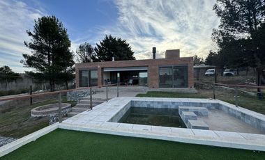 Casa en  venta a metros del Lago