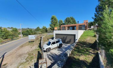 Casa en  venta a metros del Lago