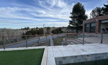 Casa en  venta a metros del Lago