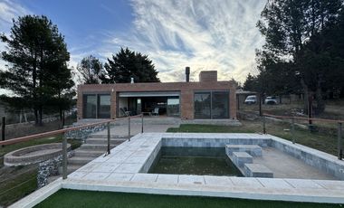 Casa en  venta a metros del Lago