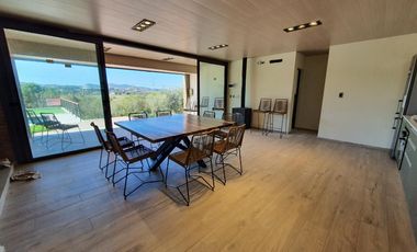 Casa en  venta a metros del Lago