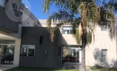 Casa en venta - Barrio Terralagos, Canning