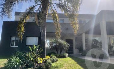 Casa en venta - Barrio Terralagos, Canning