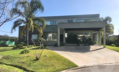 Casa en venta - Barrio Terralagos, Canning