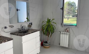 Casa en venta - Barrio Terralagos, Canning