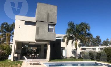 Casa en venta - Barrio Terralagos, Canning