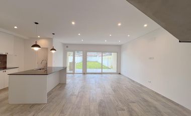 (RETASADO) VENTA | CASA DE 4 AMBIENTES A ESTRENAR | CONSTITUCION | APTO CREDITO