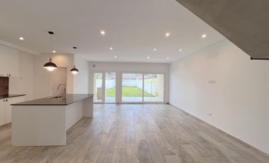 (RETASADO) VENTA | CASA DE 4 AMBIENTES A ESTRENAR | CONSTITUCION | APTO CREDITO