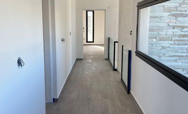 Casa en venta con renta - Barrio La Providencia, Canning