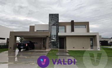 Casa en venta con renta - Barrio La Providencia, Canning