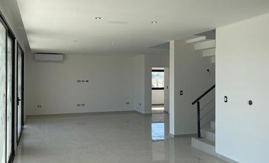 Casa en venta con renta - Barrio La Providencia, Canning