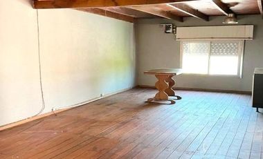 Casa en venta - 4 Dormitorios 2 Baños - Cochera - 400Mts2 - Merlo