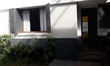 Casa en alquiler - 1 Dormitorio 1 Baño - Cochera - 180Mts2 - La Plata
