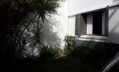 Casa en alquiler - 1 Dormitorio 1 Baño - Cochera - 180Mts2 - La Plata