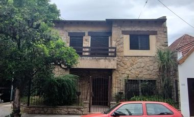 Casa de 7 ambientes en Vicente López