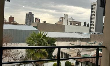 Departamento 2 ambientes con cochera a solo edia cuadrta de Av. Yrigoyen Banfield Oeste