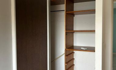 Departamento 2 ambientes con cochera a solo edia cuadrta de Av. Yrigoyen Banfield Oeste