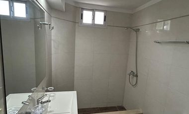 Departamento 2 ambientes con cochera a solo edia cuadrta de Av. Yrigoyen Banfield Oeste