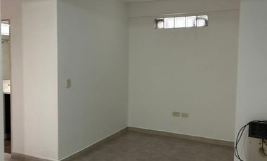 Departamento 2 ambientes con cochera a solo edia cuadrta de Av. Yrigoyen Banfield Oeste