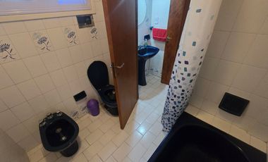 Venta Casa 4 Ambientes Con Departamento 3 Ambientes