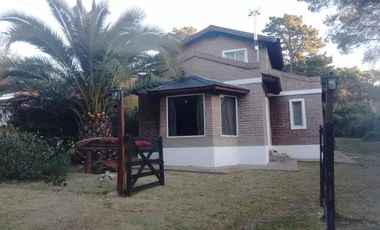 Casa en venta - 2 Dormitorios 2 Baños - 1.000Mts2 - Villa Ventana, Tornquist