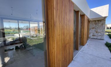 VENTA Casa de 4 ambientes a estrenar. Arenas Chico, Mar del Plata