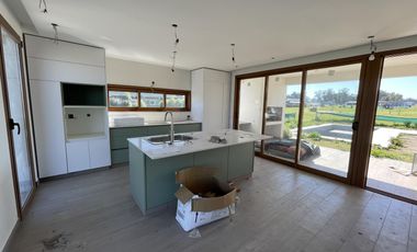 VENTA Casa de 4 ambientes a estrenar. Arenas Chico, Mar del Plata