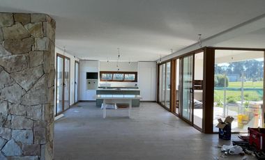 VENTA Casa de 4 ambientes a estrenar. Arenas Chico, Mar del Plata