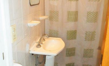 Casa en venta - 4 Dormitorios 2 Baños - Cochera - 240Mts2 - Valentín Alsina, Lanús