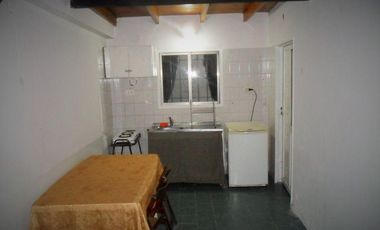 Casa en venta - 4 Dormitorios 2 Baños - Cochera - 240Mts2 - Valentín Alsina, Lanús