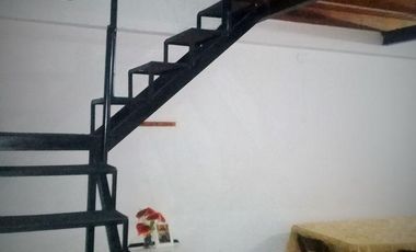 Casa en venta - 4 Dormitorios 2 Baños - Cochera - 240Mts2 - Valentín Alsina, Lanús