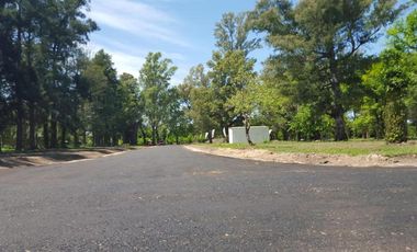 Lote en barrio parque La Arboleda