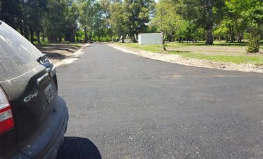 Lote en barrio parque La Arboleda