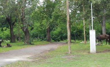 Lote en barrio parque La Arboleda