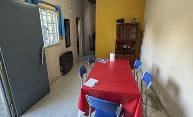 PH 2 hambientes con cochera propia en  lomas de zamora