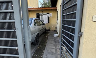 PH 2 hambientes con cochera propia en  lomas de zamora