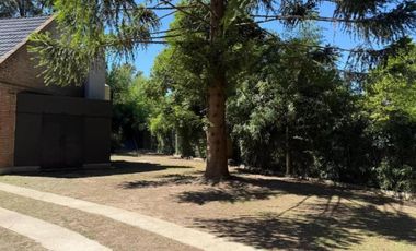 Casa en venta - 2 Dormitorios 1 Baño - Cochera - 1.500Mts2 - San Vicente