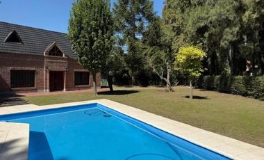 Casa en venta - 2 Dormitorios 1 Baño - Cochera - 1.500Mts2 - San Vicente