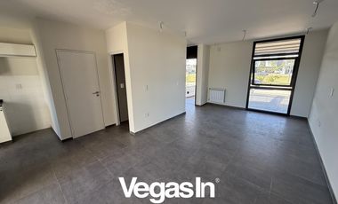 LA CALANDRIA - DUPLEX A ESTRENAR - FRENTE A PLAZA!