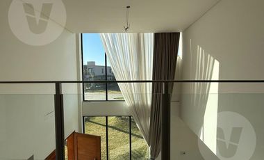 Casa en venta - Barrio Lagos de Canning